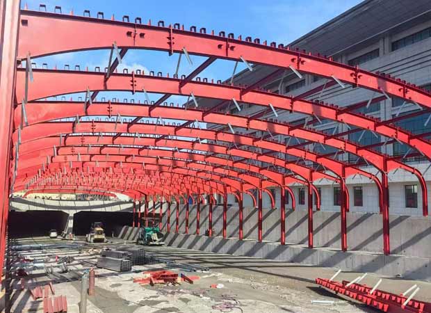 通遼鋼結構橋梁搭建時一個復雜的過程